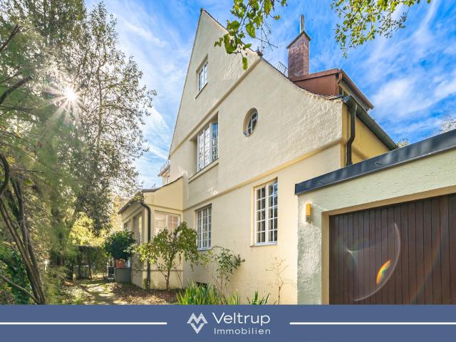VOLL CHARME, GESCHICHTE & POTENZIAL HISTORISCHE VILLA MIT GARTEN IN GRÄFELFING