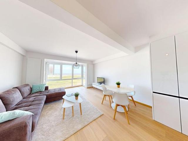 Volledig vernieuwd en instapklaar appartement, met fronta.