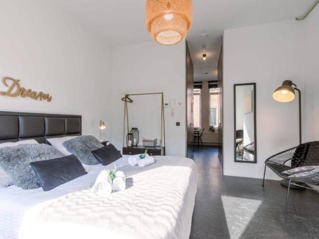 Volledig bemeubelde studio in hartje Gent – Tinnenpotstraat