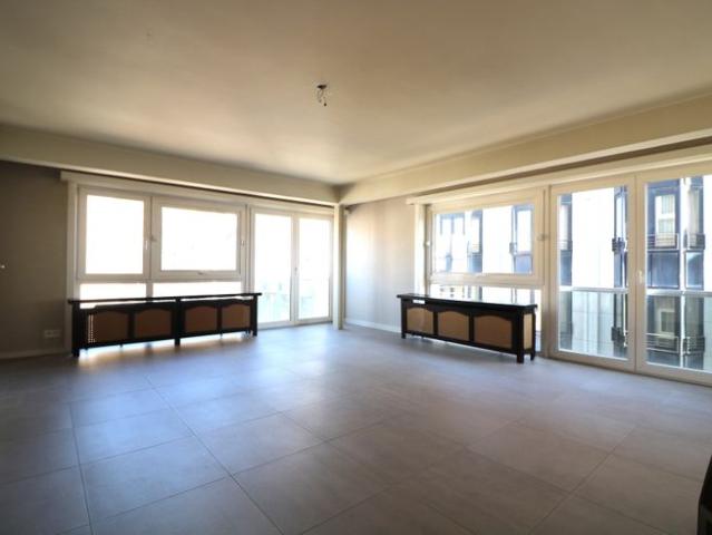Volledig gerenoveerd 3 slaapkamerappartement