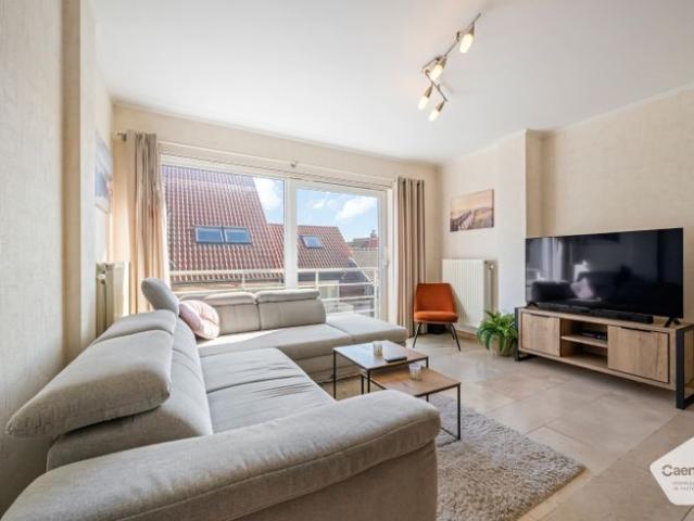 Volledig gerenoveerd twee slaapkamer appartement met een.