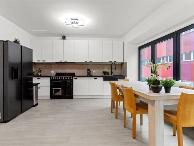 Volledig gerenoveerd appartement met kwaliteitsvolle materialen