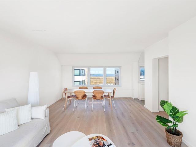 Volledig gerenoveerd appartement met veel lichtinval en zeezicht