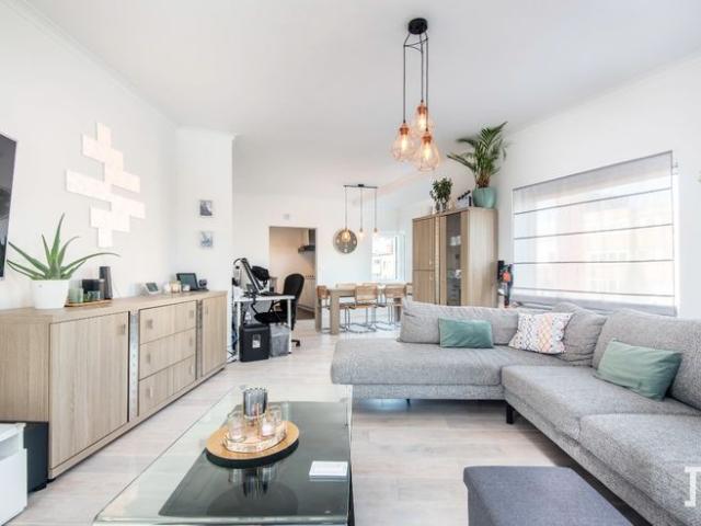 Volledig gerenoveerd appartement op centrale ligging