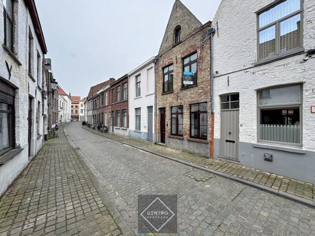 Volledig gerenoveerde BURGERWONING met 3 slaapkamers en z.