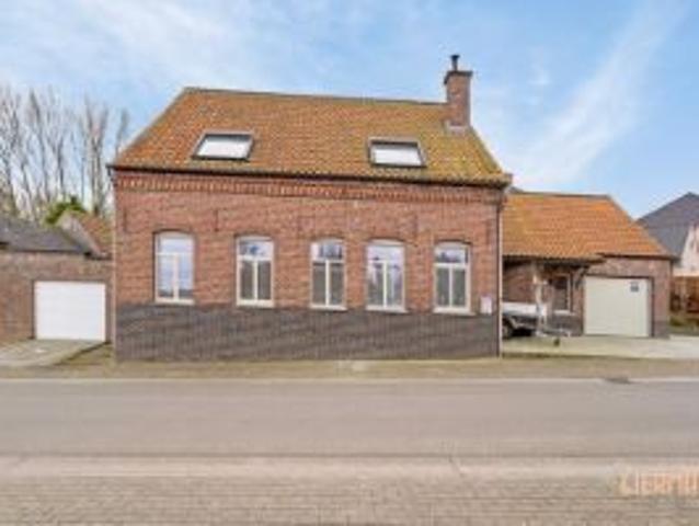 Volledig gerenoveerde hoeve op 20a40 met 4 SLK, garage en m…
