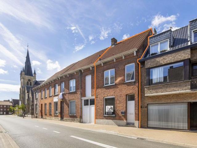 Volledig gerenoveerde woning met 3 slaapkamers en tuin te.