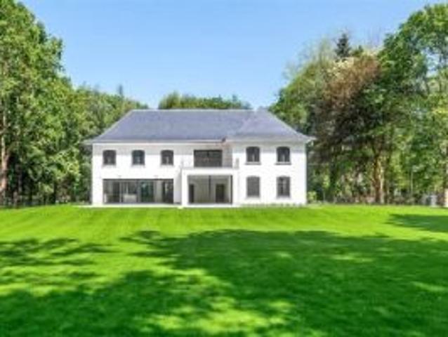 Volledig gerenoveerde villa op toplocatie