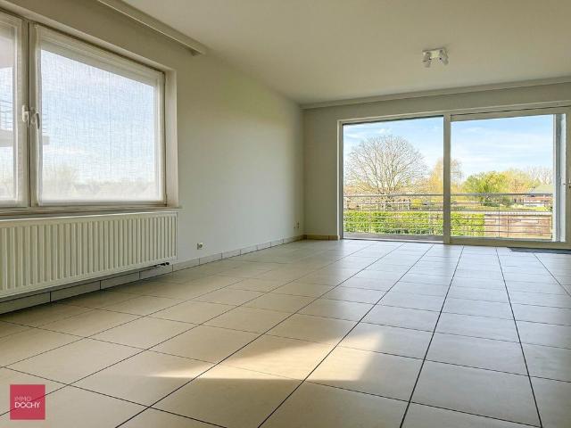 Volledig opgeschilderd ruim appartement op mooie ligging | Potegemstraat