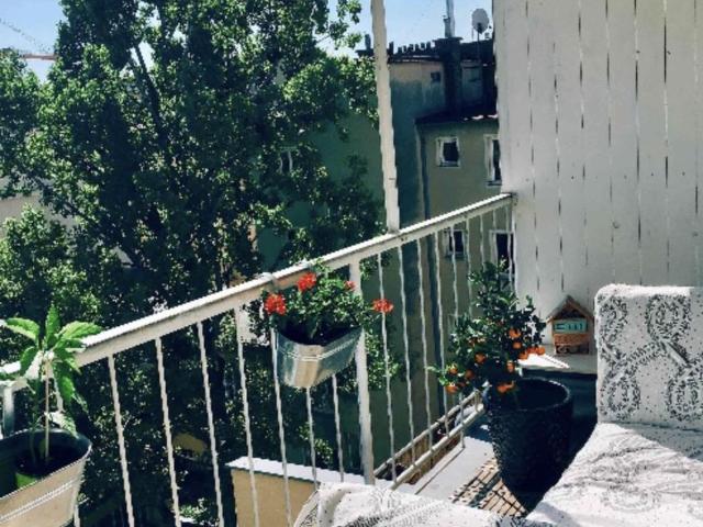 Vollmöblierte Dachgeschosswohnung mit Balkon | U4 & U6 Anbindung