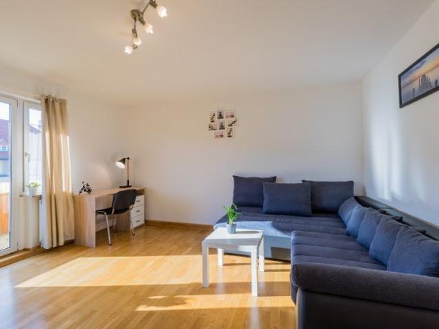 Vollmöblierte 3 Zimmer Wohnung mit Klima, Balkon, Parkett uvm