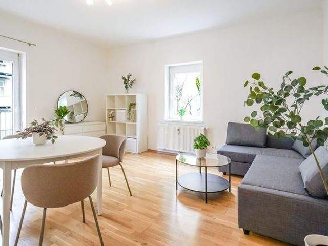 Vollmöblierte 55 m² Wohnung mit Balkon sofort bezugsfertig in ruhiger Innenhoflage