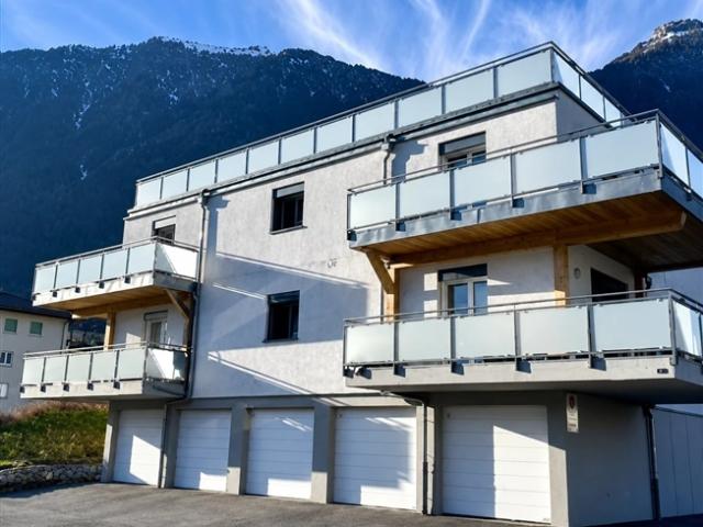 Vollständig – 2,5 Zimmer Wohnung mit großem Balkon und ungehinderter Sicht