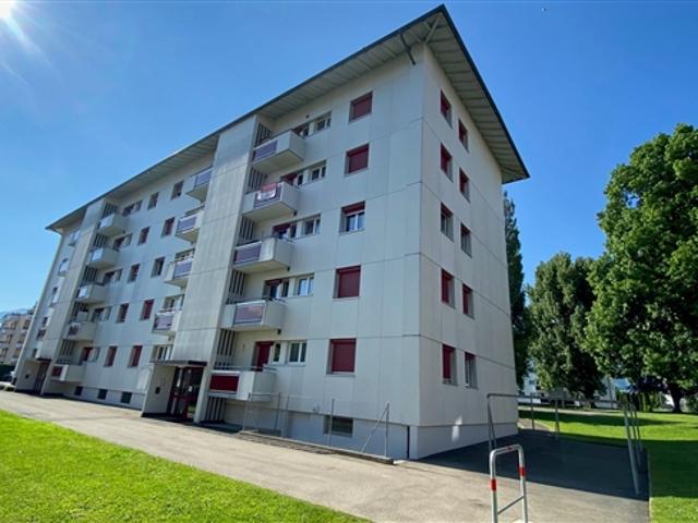 Vollständig renovierte 3 Zimmer Wohnung im 2. Stock
