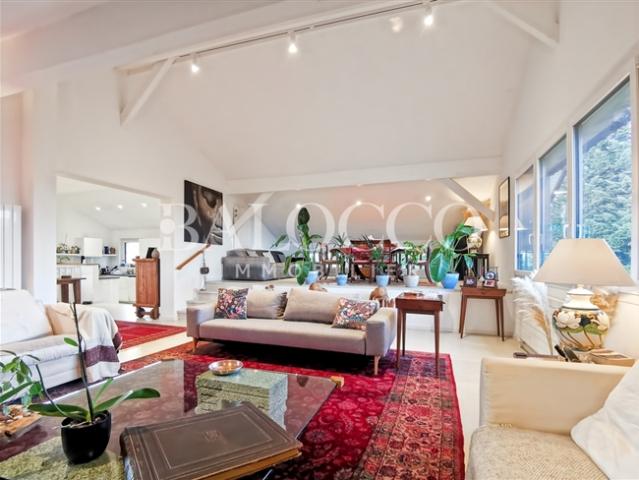 Vollständig renoviertes freistehendes Haus mit eigenständigem Studio