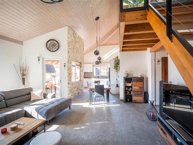 Vollständig renoviertes Penthouse Doppelhaus
