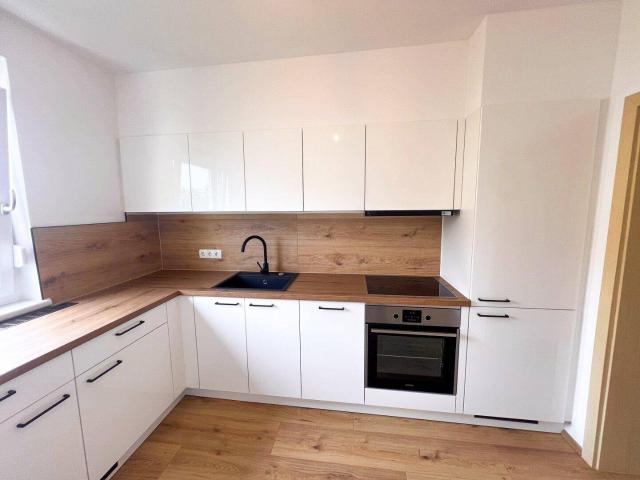 Vollständig sanierte 3 Zimmer Wohnung mit Loggia und Carport in ruhiger Lage / Kalsdorf bei Graz