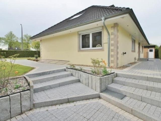Vollständig saniertes Einfamilienhaus auf Erbpachtgrundstück