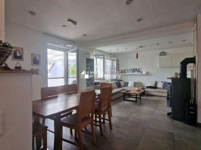 Vollrenoviertes Einfamilienhaus mit Fernblick + Garten + Loggia