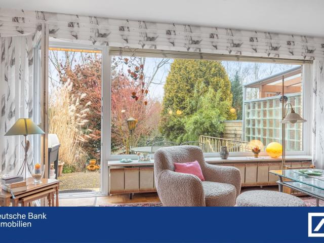 Vollunterkellertes Reihenmittelhaus mit schöner Dachterrasse, Terrasse, Sauna und Carport