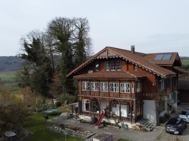 Vollvermietetes MFH mit Potenzial in Safenwil 3 Einheiten und Bauland!