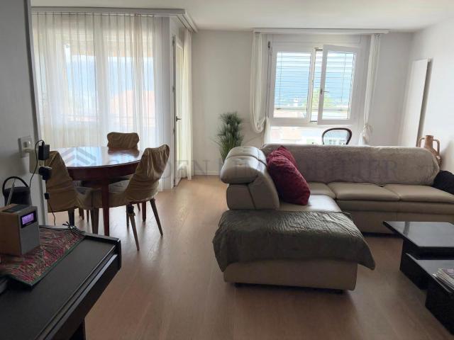 Vorteil Casatax Schöne 4 Zimmer Wohnung mit freiem Blick auf den Jura