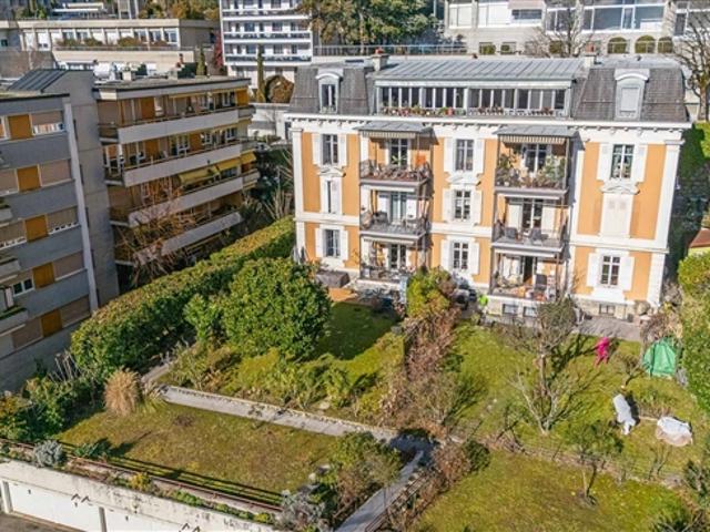 Vor den Stadttoren Wunderschöne 4,5 Zimmer Wohnung mit privatem Garten