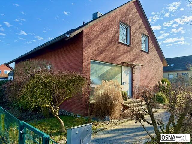 Ein oder Zweifamilienhaus großem Garten und Garage in Bissendorf