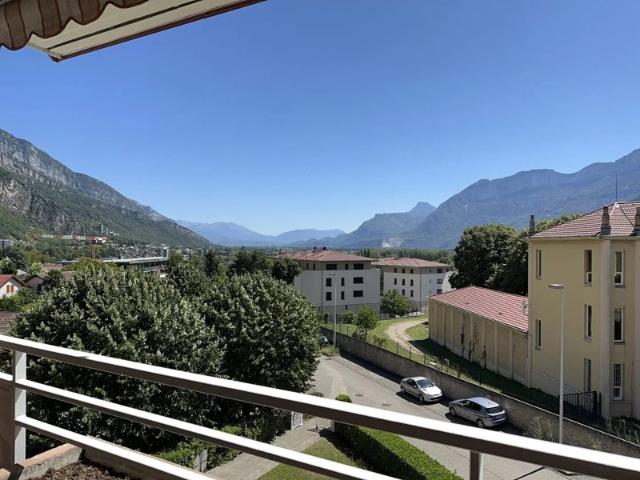 VOREPPE T3 AVEC BALCON