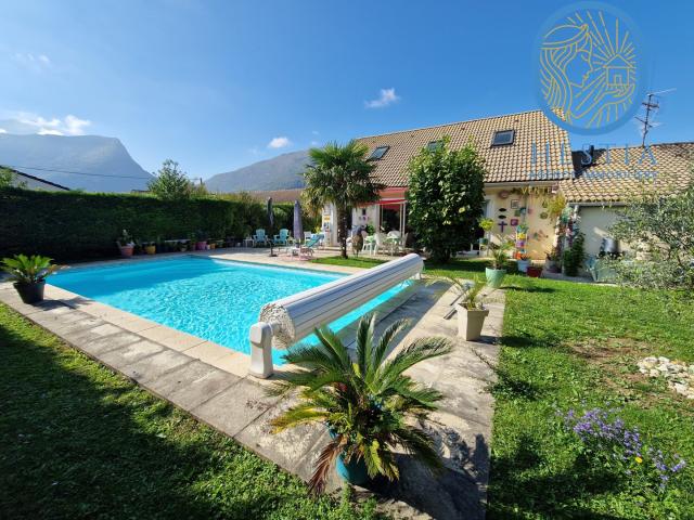 Voreppe villa 119 m2 avec piscine
