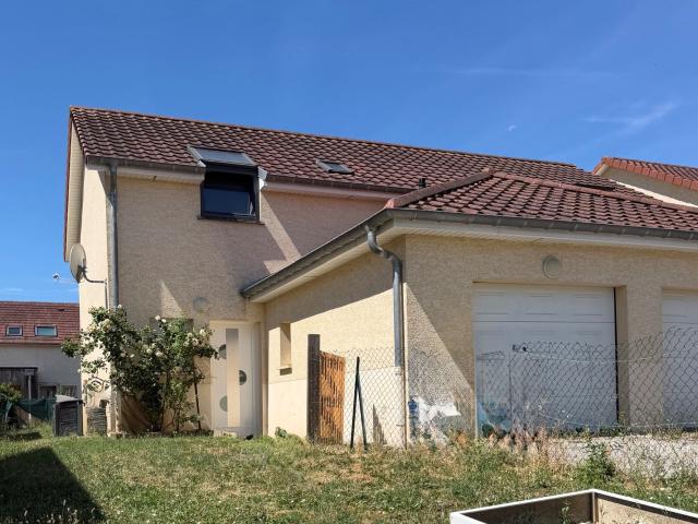VORGES LES PINS Maison jumelée 4 pièces avec jardin
