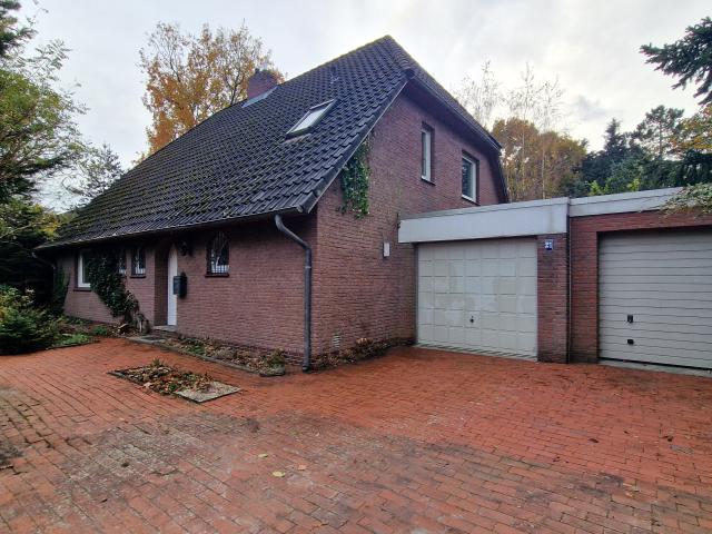 Behagliches Einfamilienhaus in Aurich / Haxtum auf 744 m² Grund mit Option auf insgesamt 1.555 m² Grundstücksfläche