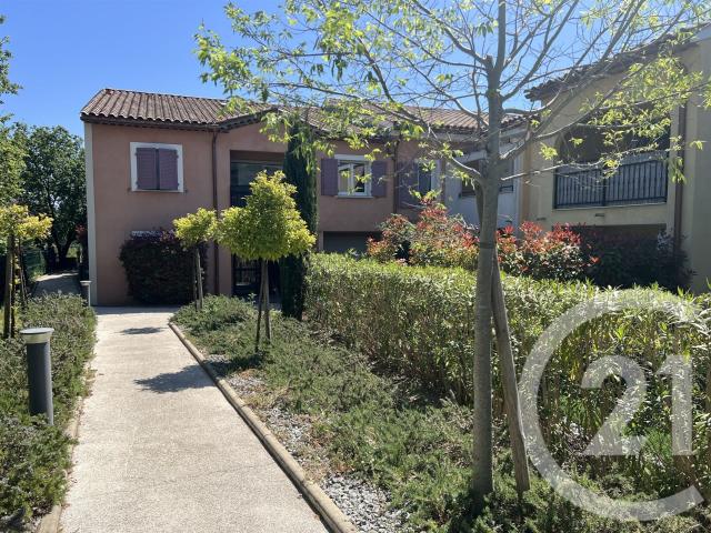 Votre agence Century 21 vous propose à la vente ce charmant. 40m² Cogolin