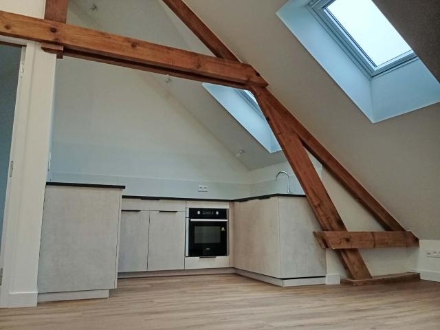 Votre Conseillère Shana WURMSER vous propose cet appartement Type 2 situé dans le centre ville de Rethel