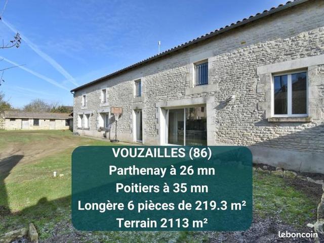 VOUZAILLES 86170 – Élégante longère familiale de caractère avec prestations rares, terrain divisible, vie de plain pied possible, 4 suites, géothermie