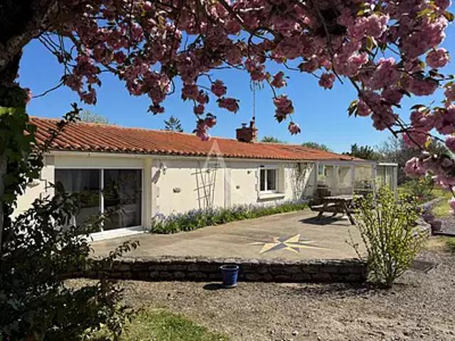Vouillé les Marais 85450 Achat / Vente maison 4 pièces t4 au dernier étage