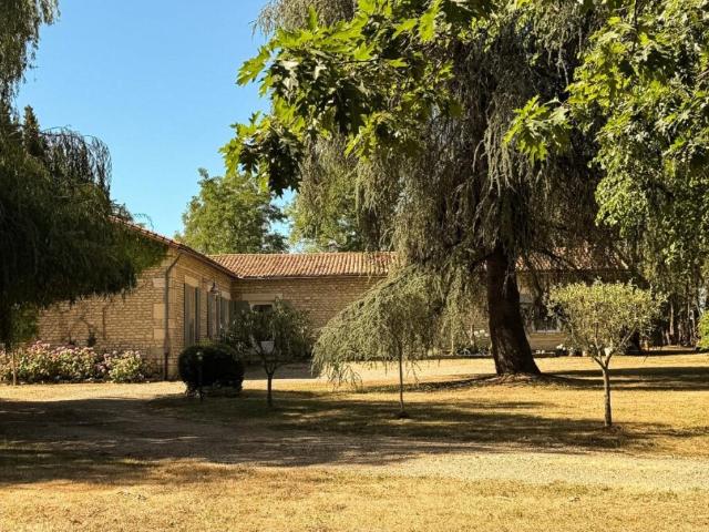 Vouillé Vente Propriété/château 86