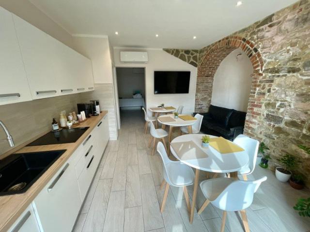Vl25 Sinalunga vendesi in posizione collinare con vista pa. 460m² Sinalunga