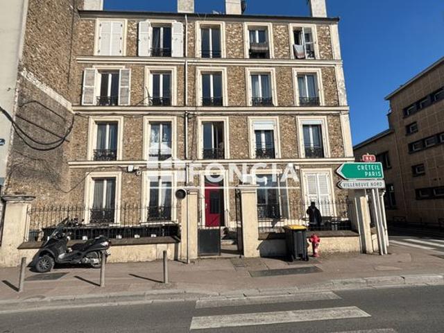 VSG: F2 de 31m² proche gare RER D