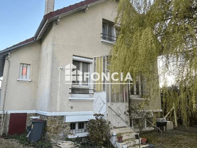 VSG: Maison de caractère 5 pièces avec jardin