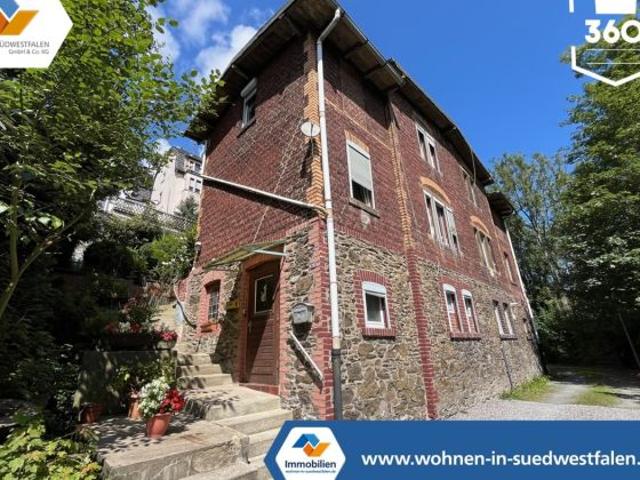 VR IMMO: Charmante Doppelhaushälfte mit Potenzial sucht neue Eigentümer!