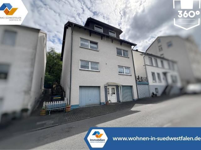 VR IMMO: Zweifamilienhaus mit zwei Garagen in Zentrumsnähe von Werdohl zu verkaufen