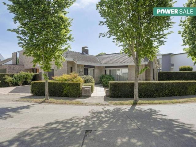 Vrijstaande woning op toplocatie in het centrum van Torhout