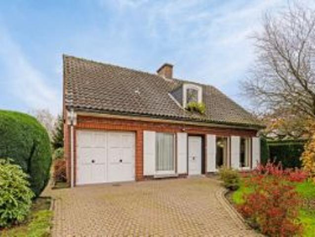 Vrijstaande woning met 3 slaapkamers, zonnige tuin en garage