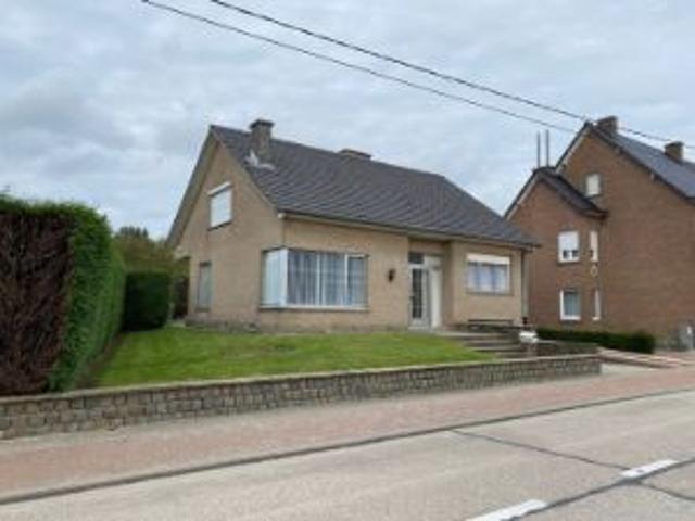 Vrijstaande woning met 4 slaapkamers en ruime tuin