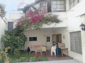 Vta Miraflores Ca 15 de Enero Casa 7D 4C 3P Terraza Jardín B/Ubicación C/Parque