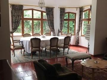 Vta.S. Isidro Ca.LaRepública Casa3D 5CJardinesTerrazaP/Embajada oViviendB/Precio