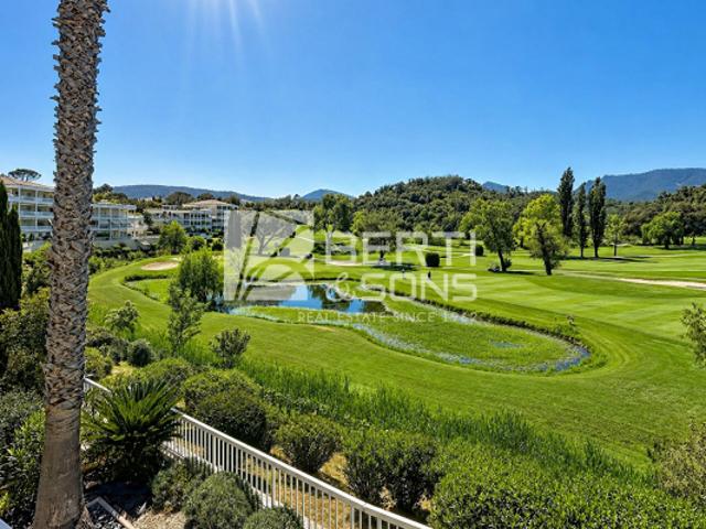 VUE GOLF ET ESTEREL APPARTEMENT 3 PIECES