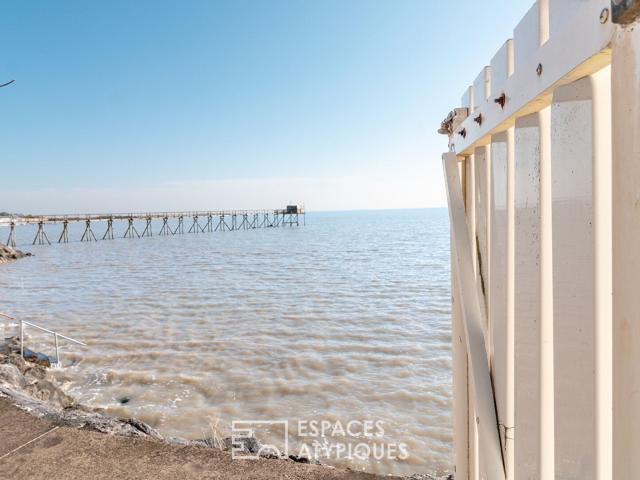 Vue et accès mer pour cette propriété familiale aux volumes. 266m² Angoulins