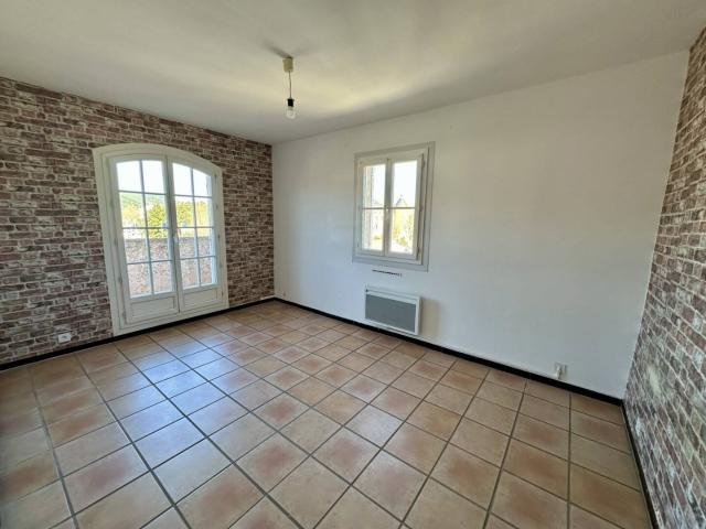 vue exceptionnelle T3 + balcon DERNIER ETAGE + CAVE + PARKING